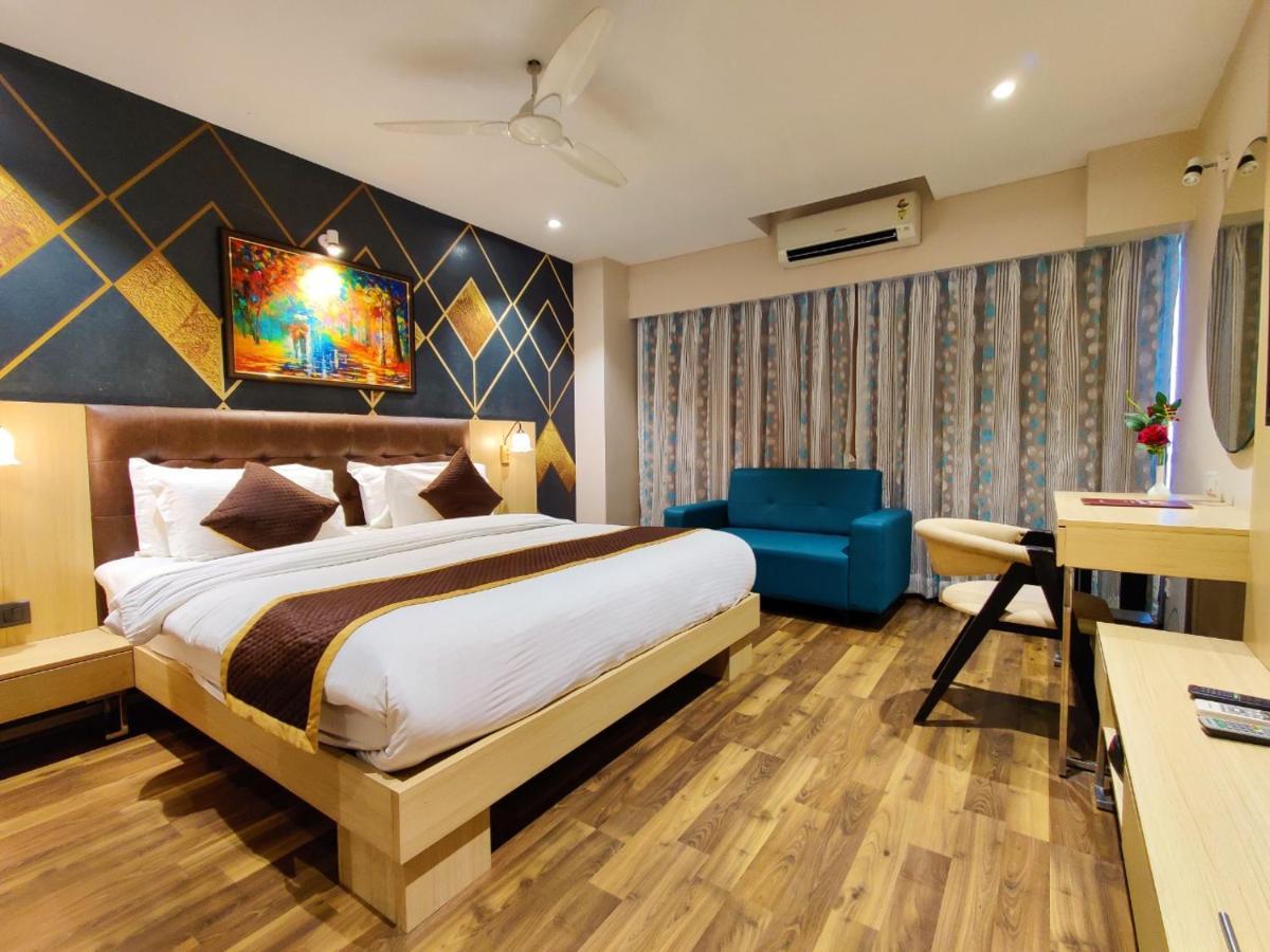 Hotel Sadbhav Villa Surate Extérieur photo