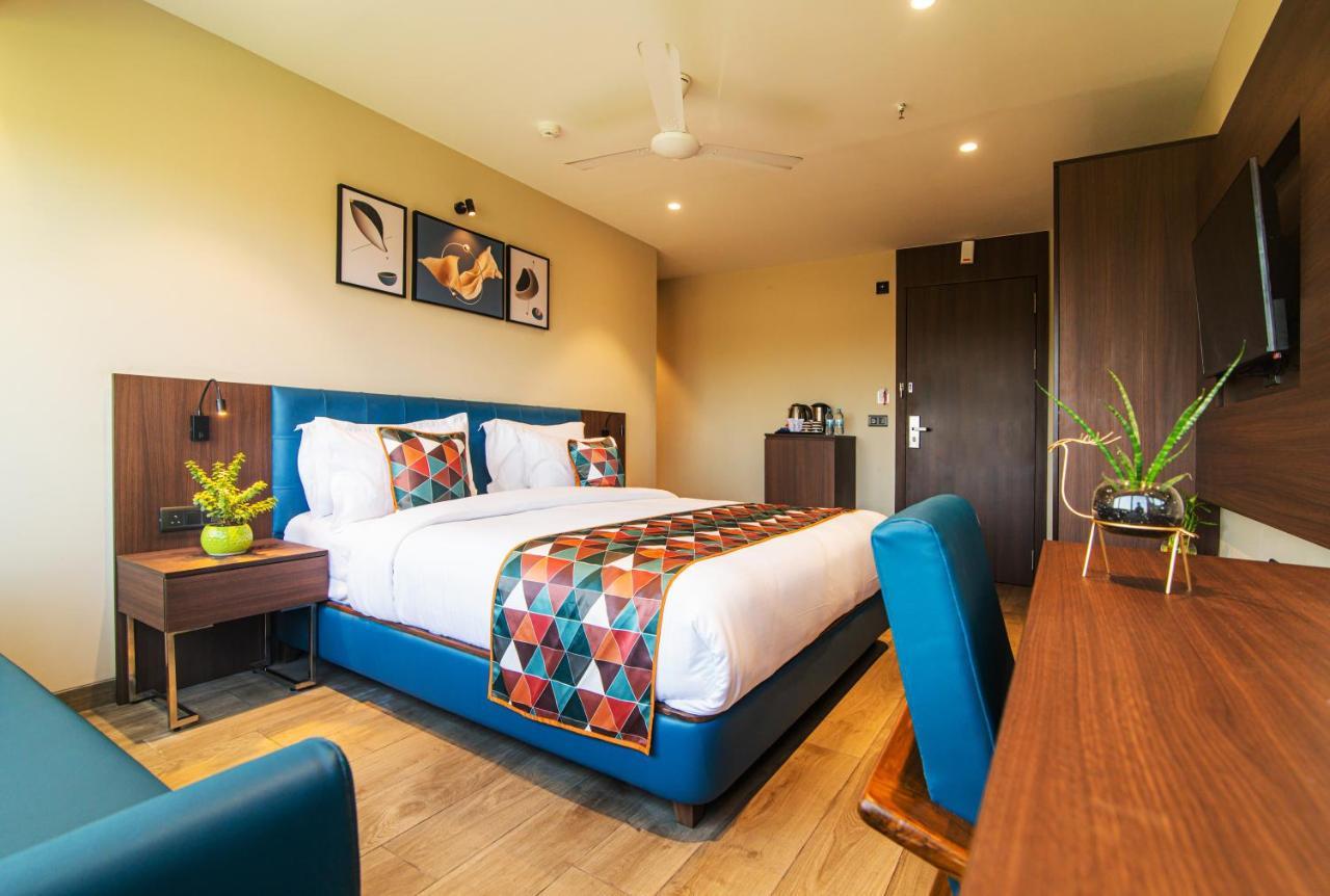 Hotel Sadbhav Villa Surate Extérieur photo